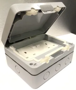 2G 13A WEATHERPROOF SWITCH SOCKET OUTLET