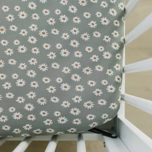 Bamboo Stretch Crib Sheet - Light Green Daisy
