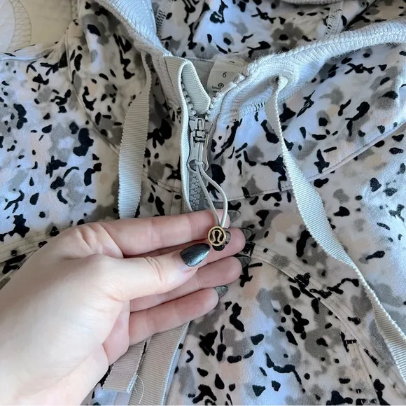 Lululemon - After Asana Hoodie - Not So Petite Fleur Silver Spoon