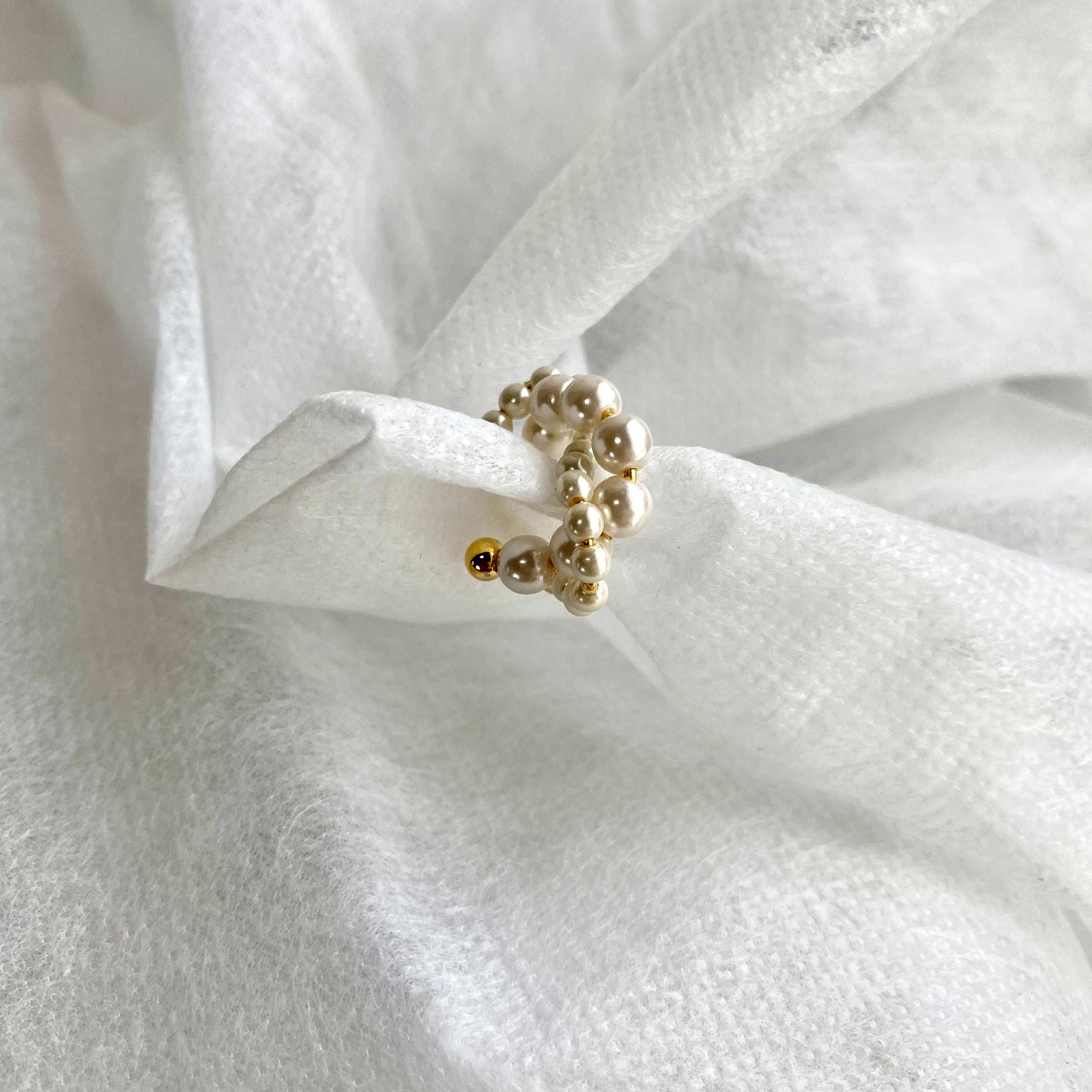 mass pearl ear cuff