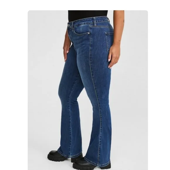 Torrid Trio Boot High-Rise Jean In El Nino Size 16-20 Short NEW!