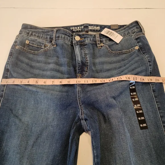 Torrid Trio Boot High-Rise Jean In El Nino Size 16-20 Short NEW!