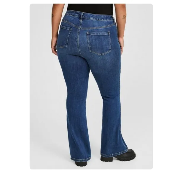 Torrid Trio Boot High-Rise Jean In El Nino Size 16-20 Short NEW!