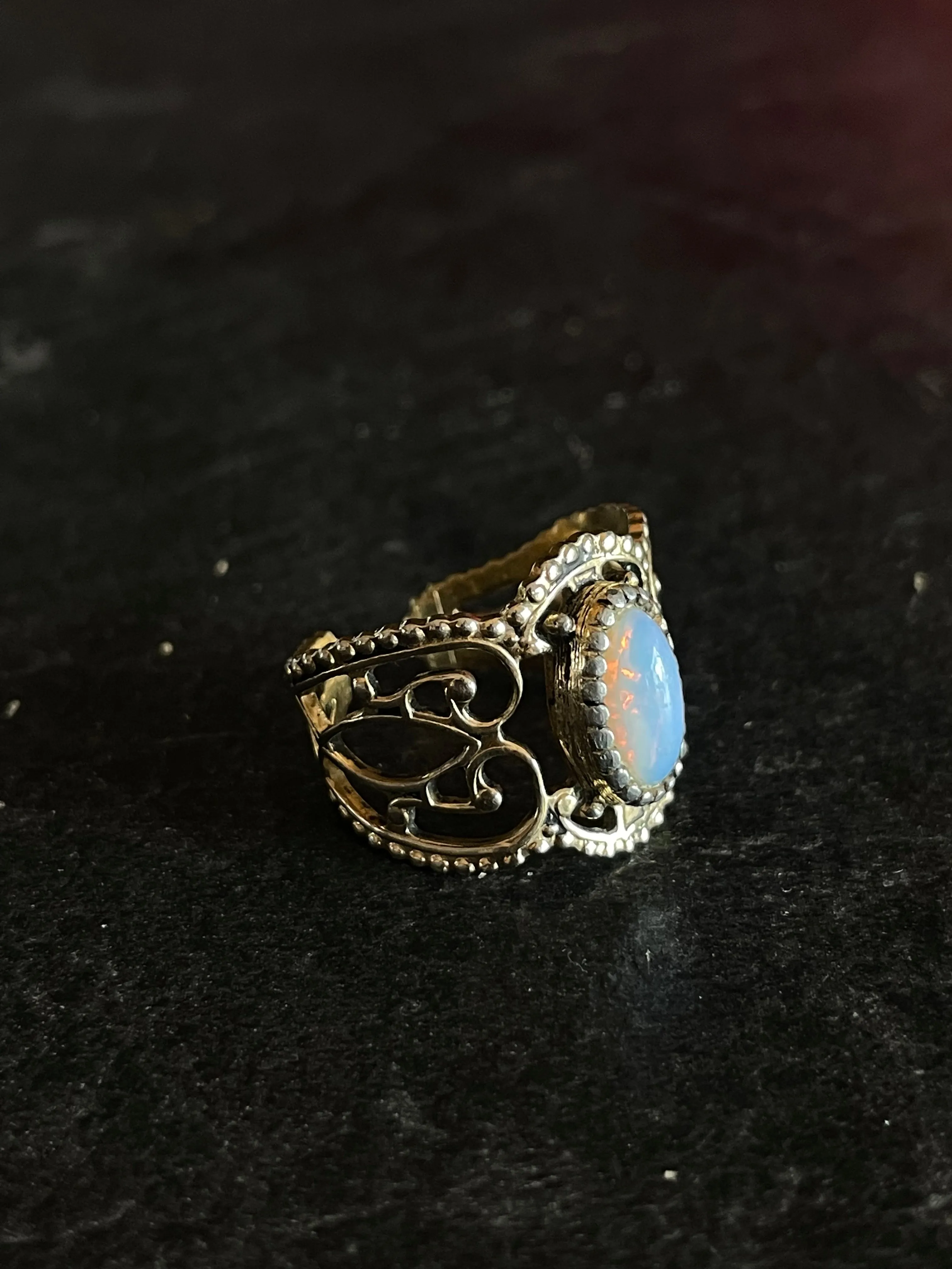 Vintage Sarah Coventry Dragons Breath Cabochon Adjustable Ring